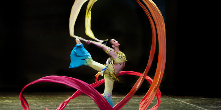 ჩინური ლენტით ცეკვის ისტორია